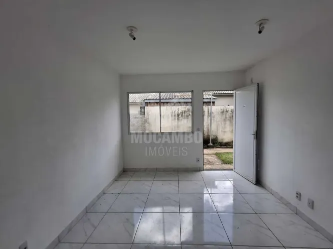 Casa em Condomínio : / Residencial / Bela Vista