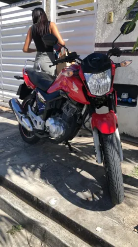 Fan 160 2023 à venda moto muito nova, toda original, pintura muito nova sem defeitos