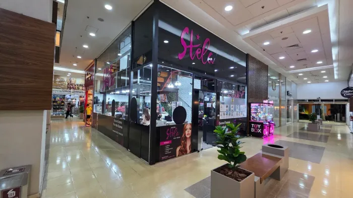Cabeleireiro(a) e Manicure com experiência e carteira de cliente