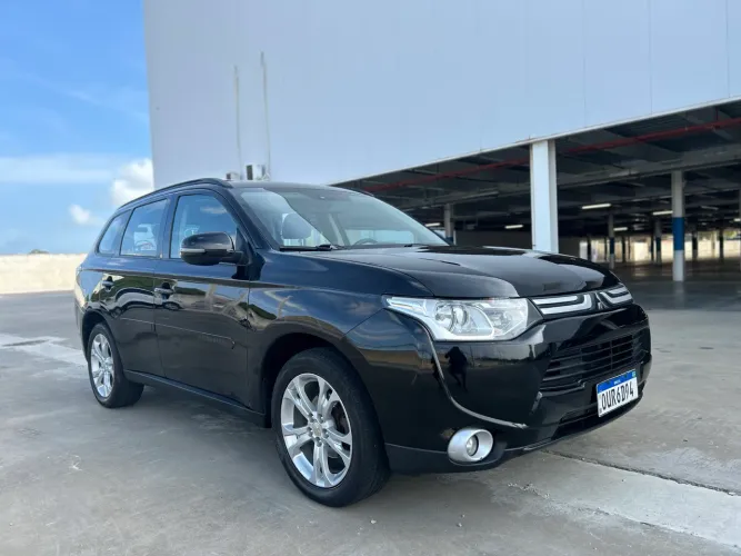 Mitsubishi Outlander 2.0 16V 160cv Aut. 2014