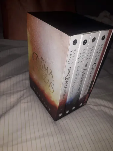 Box Uma Chama Entre as Cinzas+HQ Extra