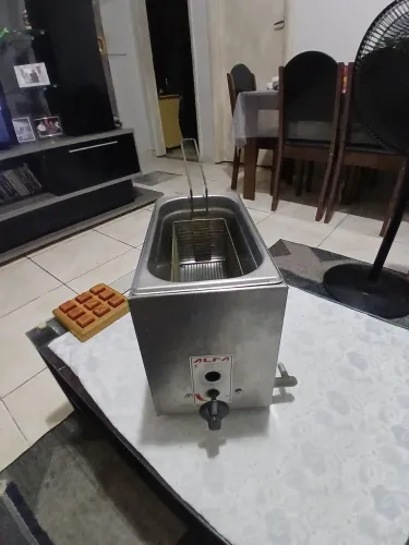 Fritadeira a gás (04 litros)