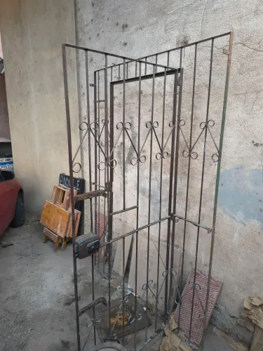 Portão grade com fechadura eletrônica