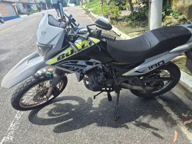 Vendo moto bull 180 esportiva