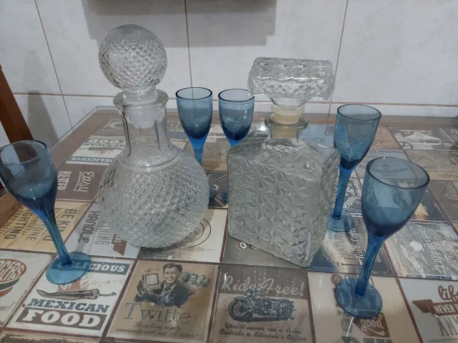 Licoreira e taças