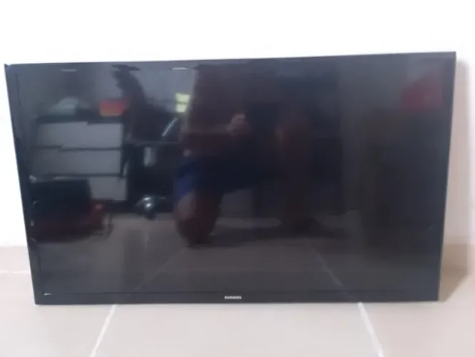 TV Samsung smart 32 pol com led trincado - modelo: UN32J4300AG