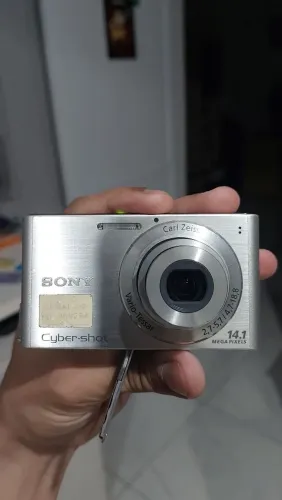 Câmera Sony com problema na tampa da bateria