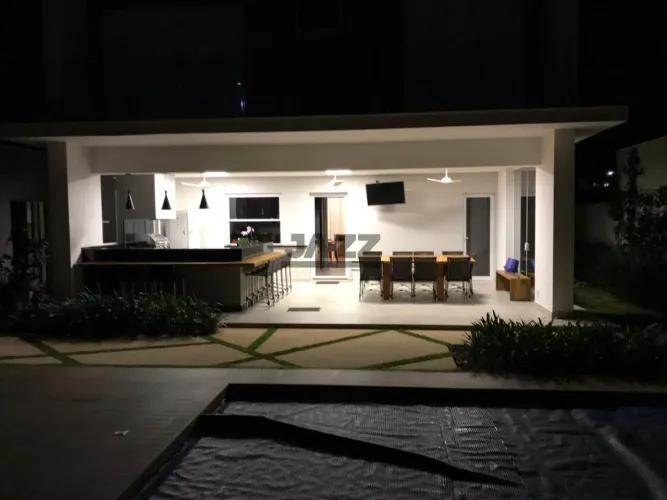 Residência de Alto Padrão: no Condomínio Vale das Águas, 4 suítes, 400 m²