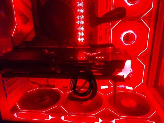 Rx6700xt Red Devil- Triple fan OC, Com Caixa