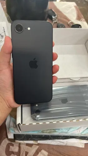 iPhone 16e novo