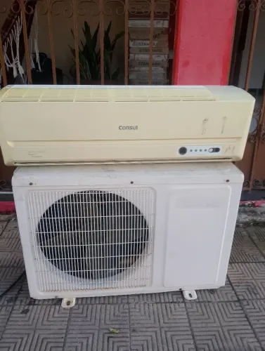 Ar-condicionado Consul 9000 BTUs estado de conservação perfeito
