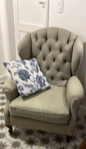 Poltrona Berger original com capitonê