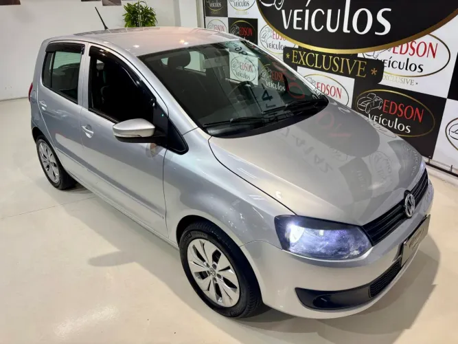 Volkswagen Fox 1.0 MI Total Flex 8V 5P 2012