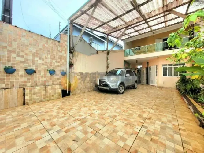 Sobrado à venda em Caraguatatuba, Massaguaçu, com 5 quartos, 300,00m²
