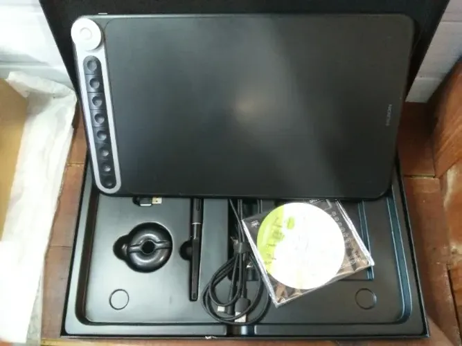 Huion Q620m Média