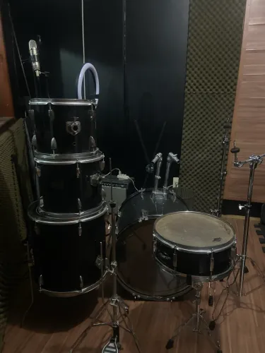 Bateria Acústica Street Completa (Sem Pratos e Pedal