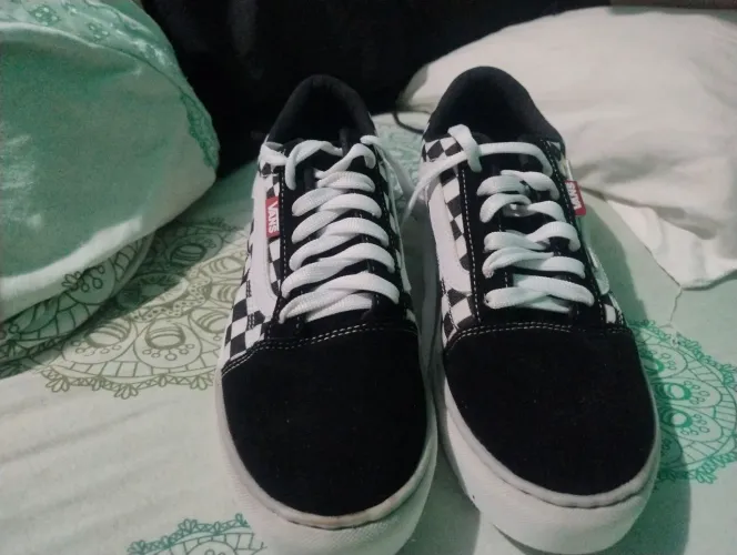 Tênis vans original, 37/38 novo, nunca foi usado modelo preto e branco quadriculado