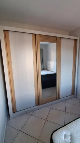 Guarda-roupa/armário 3 portas com espelho