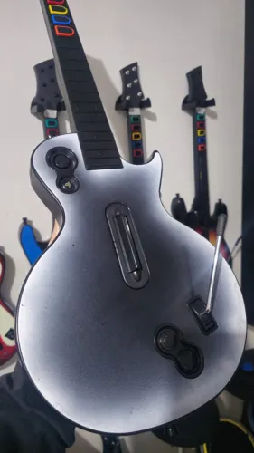 Guitarra Guitar Hero 3 PS3/4/5/Xbox 360/PC (Gibson Les Paul) - StrumLab