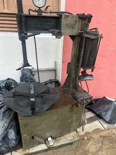 Máquina de desmontar pneu 