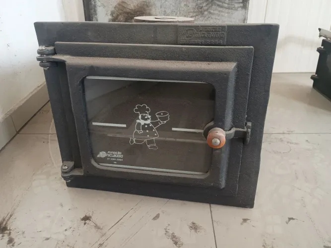 Forno de ferro fundido.