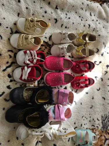 Vendo diversos sapatinhos e tamanhos bebes