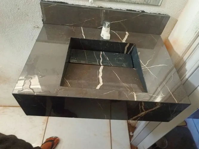 Pias esculpida de porcelanato