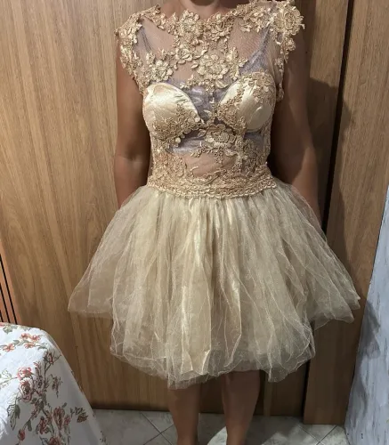 Vestido Dourado - Tuli com Renda Bordada e Cetim