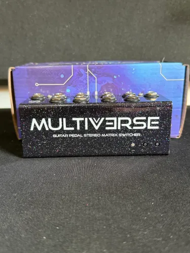 Pedal Saturno MULTIVERSE MATRIX SWITCHER