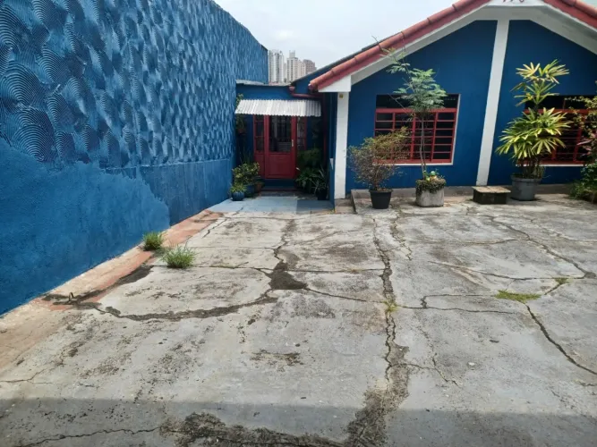 Casa comercial parte nobre Vila Carrão.