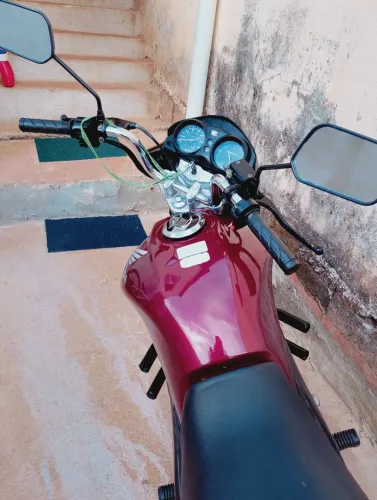 Moto bem conservada
