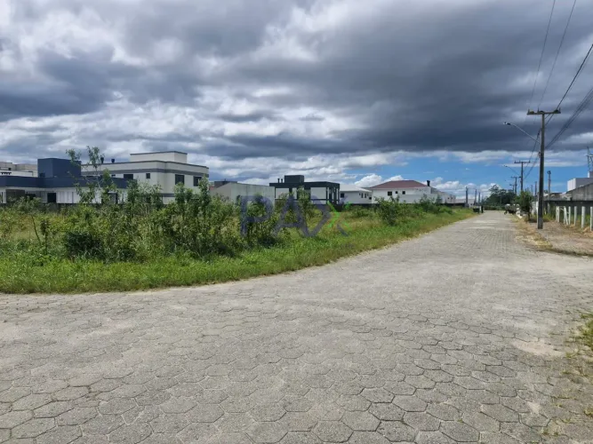 Terreno de 300m² à venda na Guarda do Cubatão