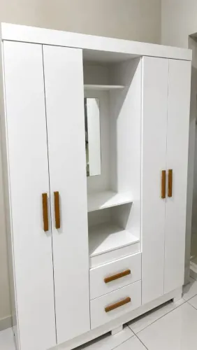 Guarda Roupa Capelinha com espelho