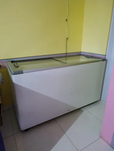 Freezer expositor horizontal 503L Fricon