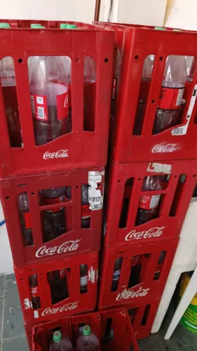 9 CAIXA COCA-COLA COM GARRAFA RETORNAVEL, SÓ VENDO TD JUNTO