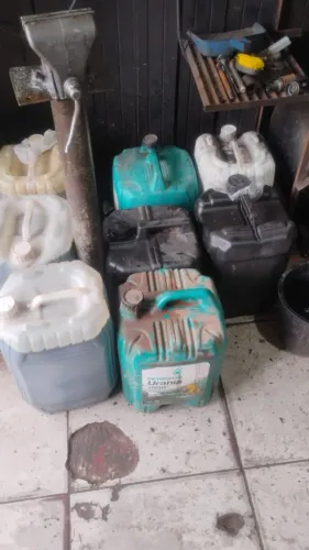 VENDO ÓLEO QUEIMADO 4,00 LITRO