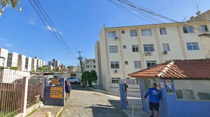 A/Apartamento 3 dormitórios no Bairro Praia Comprida - São José