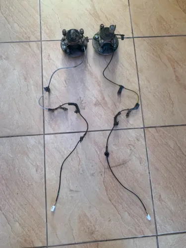 PAR CUBO/SENSOR ABS TOYOTA ETIOS