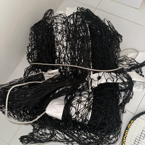 Vendo Rede tênis de quadra semi nova com 1 raquete e 2 bolas