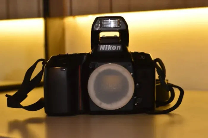 Câmera Analógica Nikon N70 (F70)
