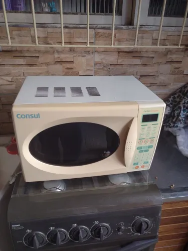 Microondas Consul 18L com defeito com prato
