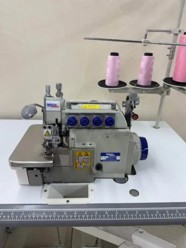 Máquina de Costura Overlock Ponto Conjugado/Cadeia Nippon 4 Fios