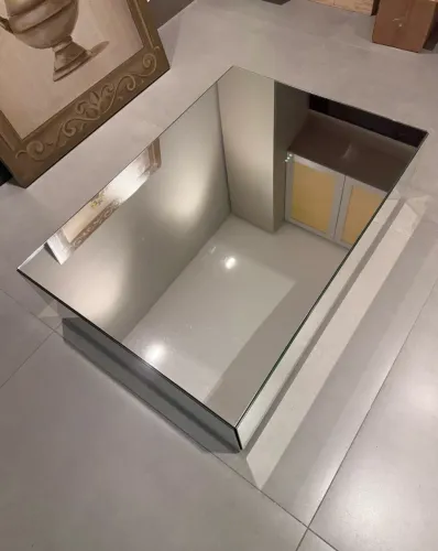 Mesa de Centro Espelhada - Design Sofisticado