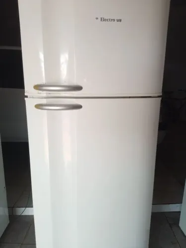 Geladeira dúplex eletrlux 430 litros funciona normal faço entrega.