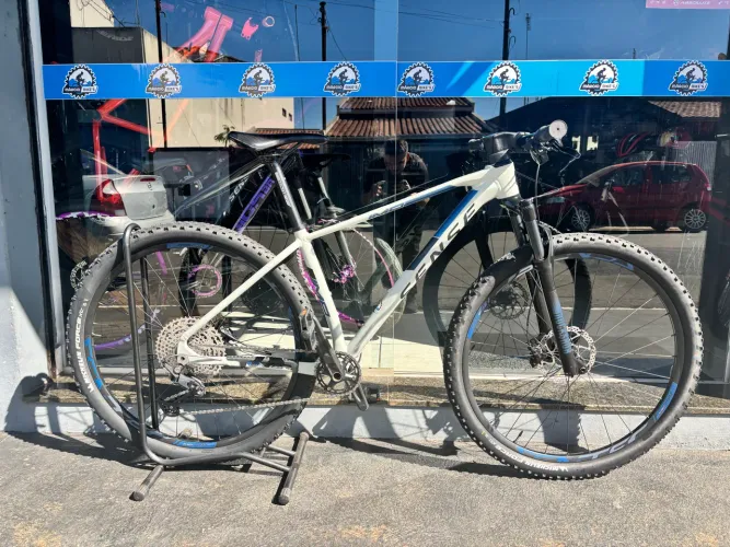 Bicicleta aro 29 sense impact comp tam M