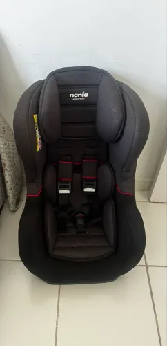 Cadeirinha de criança/ bebê conforto 