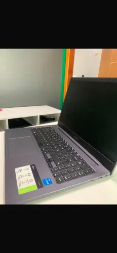 SAMSUNG I3 12 GIGAS RAM COM DEFEITO