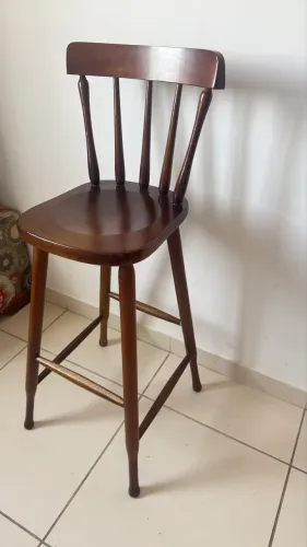 Banqueta de madeira