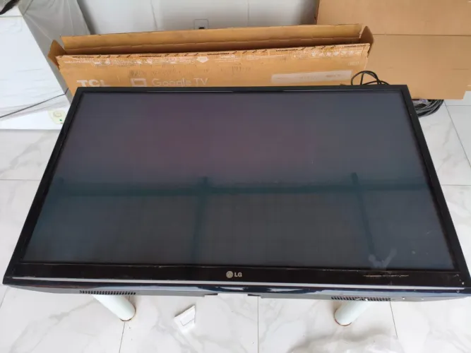 TV LG Plasma 50" Model 50PJ350-SA - Com Defeito na Placa SUS_Retirada de Peças ou conserto