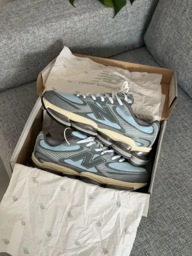 Tênis New Balance 2000